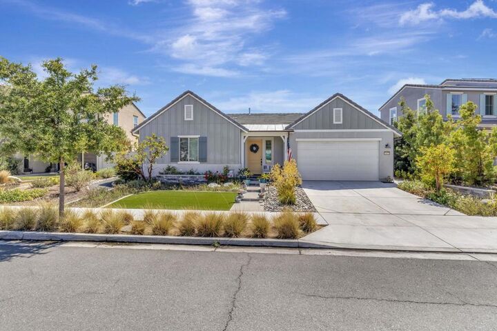 Property Photo:  31633 Calle De Las Estrellas  CA 92003 