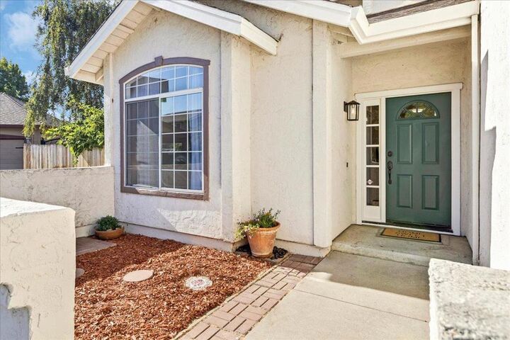 Property Photo:  18 Suffield Circle  CA 93906 