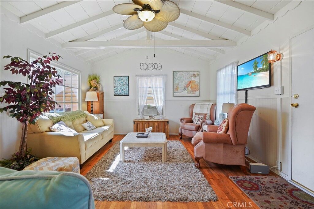 Property Photo:  206 Glendora Avenue  CA 90803 
