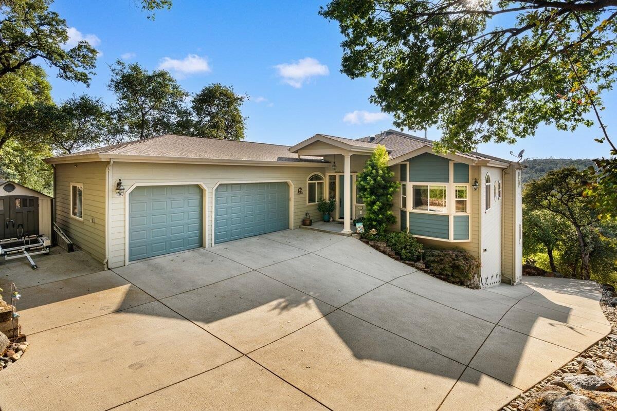 Property Photo:  14227 Lodgepole Drive  CA 95946 