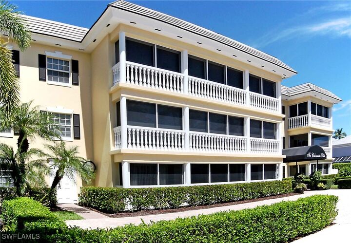 Property Photo: 666 3rd Street S 201 FL 34102-6552