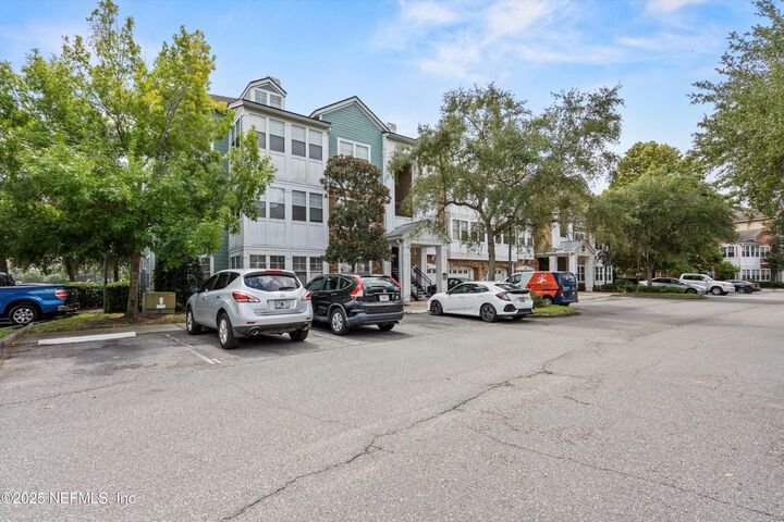 Property Photo: 8550 Touchton Road 628 FL 32216