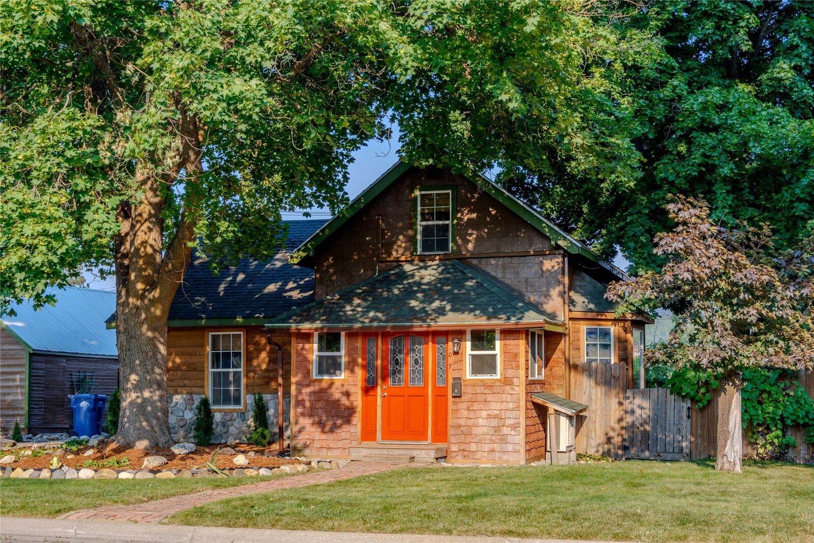 Property Photo:  1017 Dakota Avenue  MT 59923 