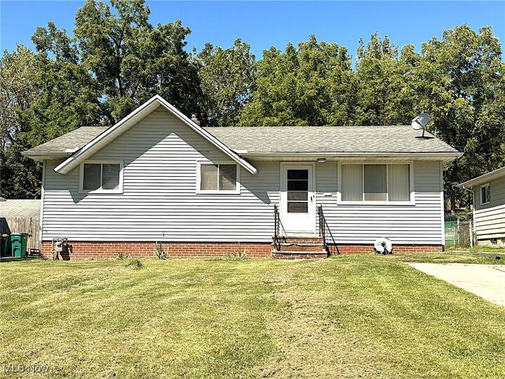 16161 Glenburn Avenue  Cleveland OH 44128 photo