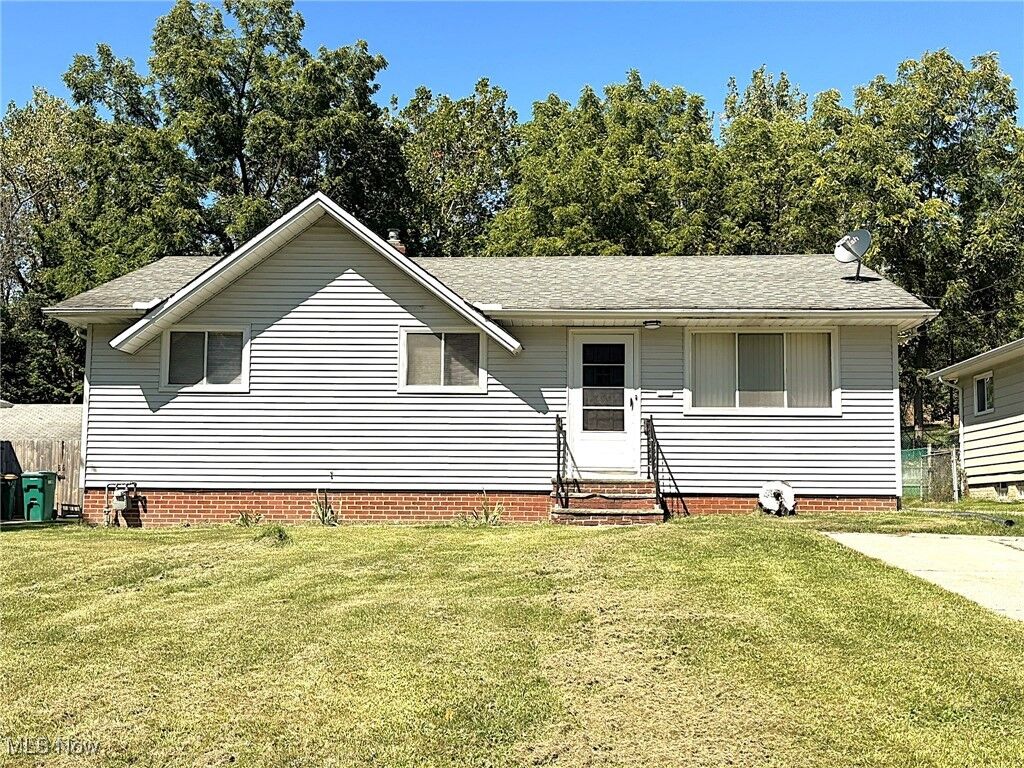 Property Photo:  16161 Glenburn Avenue  OH 44128 