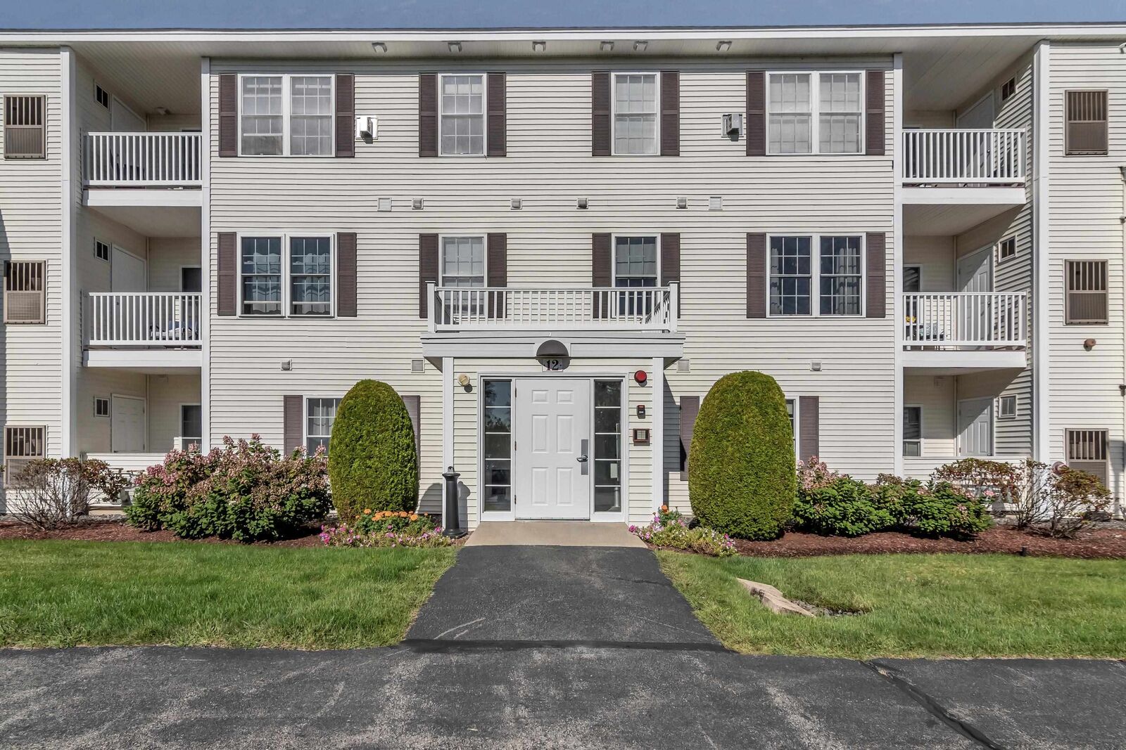 Property Photo:  12 Vista Ridge  NH 03053 