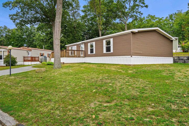 Property Photo:  5 N Fuchsia Drive  NH 03867 