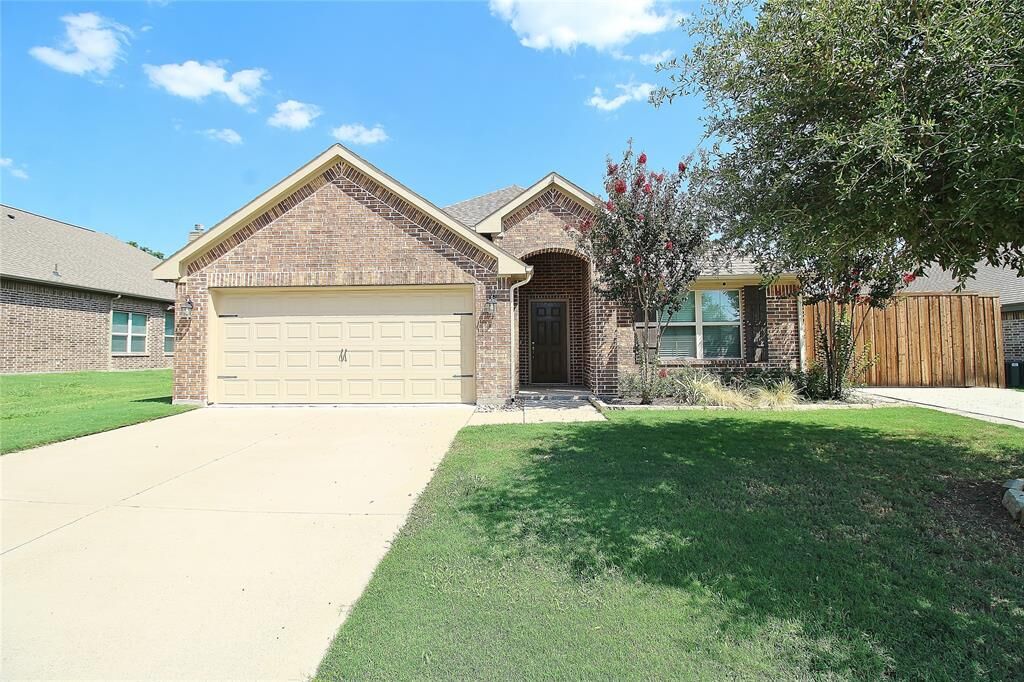 Property Photo:  1804 Jupiter Lane  TX 75119 