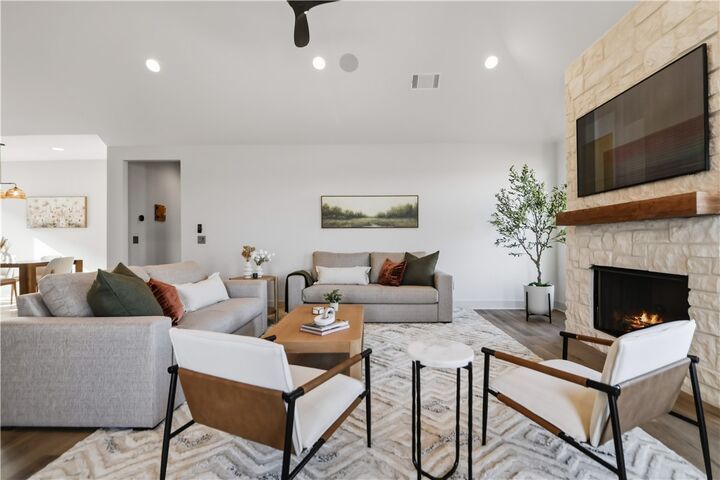 Property Photo:  950 Thornwood Place  AR 72713 