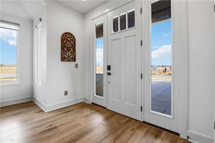 Property Photo: 910 Thornwood Place AR 72713