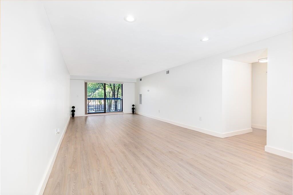 Property Photo: 22 Railroad St 202 MA 01810