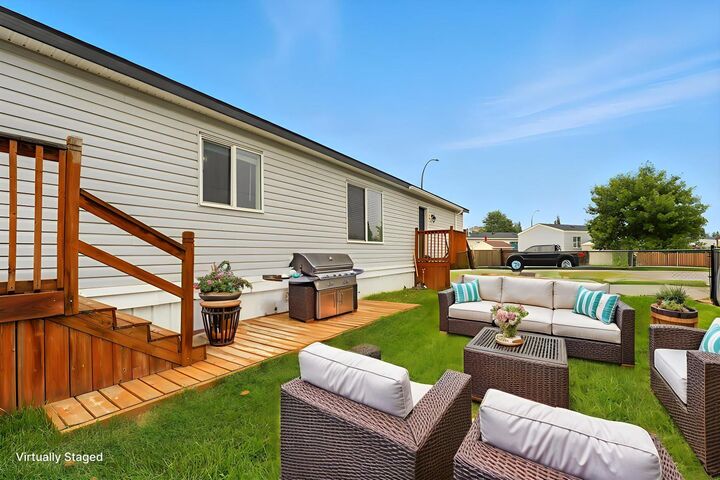 113 Heritage Drive  Okotoks AB T1S 1M4 photo