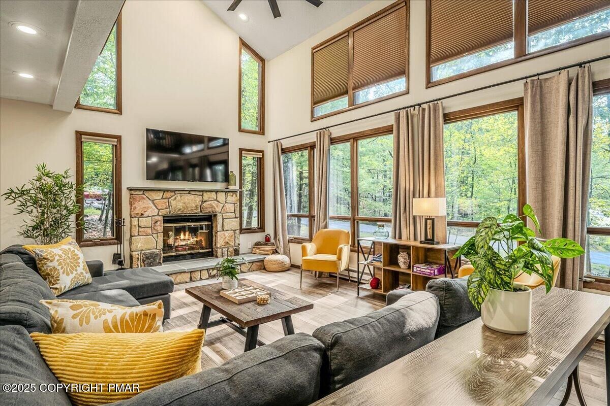 Property Photo:  1119 Kensington Drive  PA 18301 