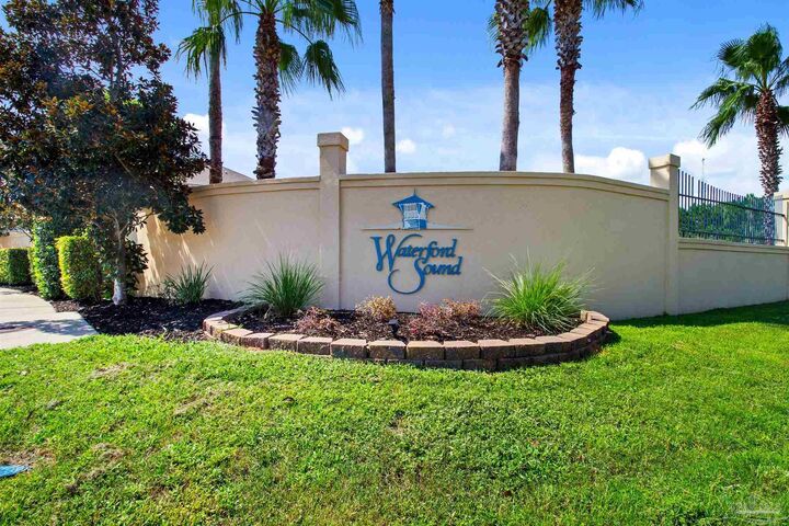 Property Photo: 1794 Coast Ct FL 32563