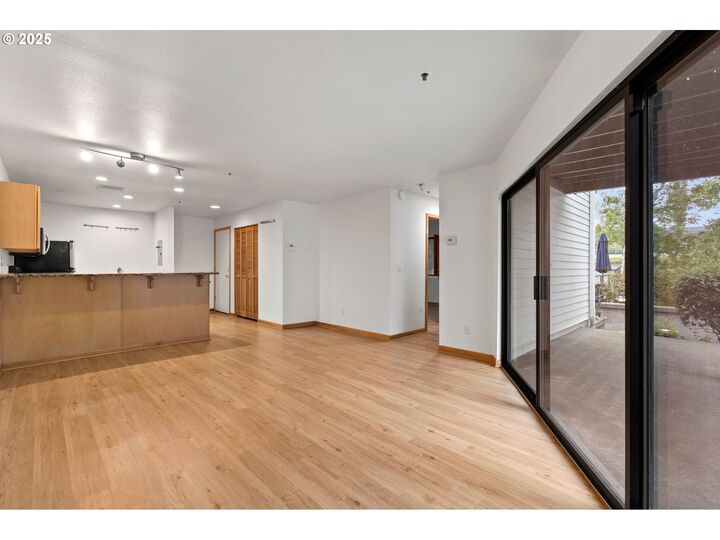 Property Photo:  810 NW Naito Pkwy F24  OR 97209 