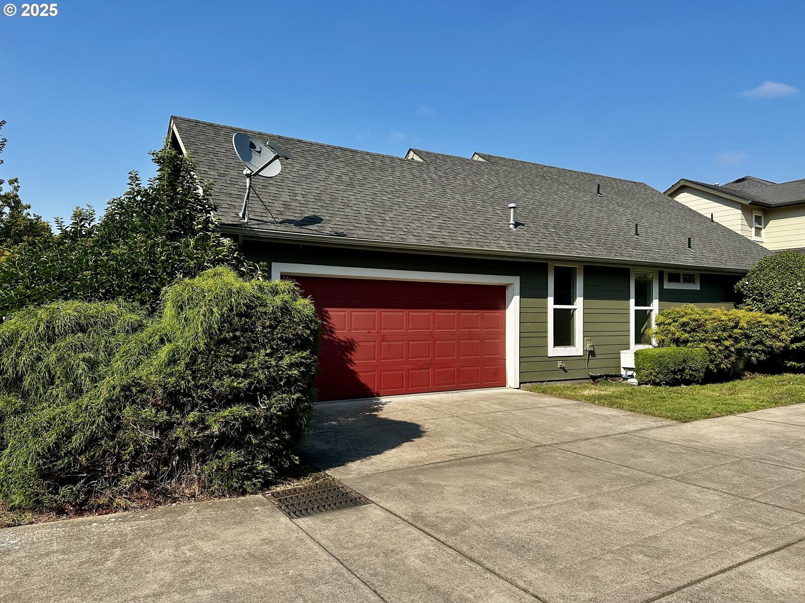 Property Photo:  1629 Riley Ln  OR 97402 
