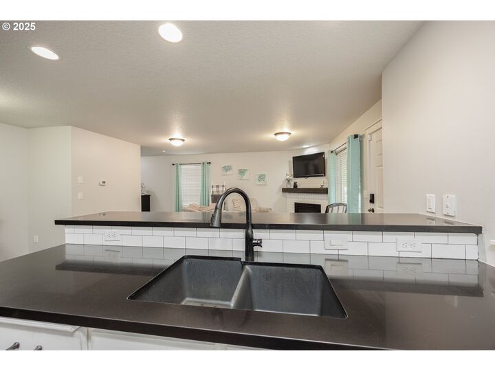 Property Photo:  1106 SE 6th St  WA 98604