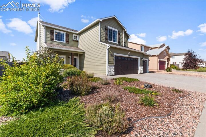 Property Photo: 7577 Chasewood Loop CO 80908