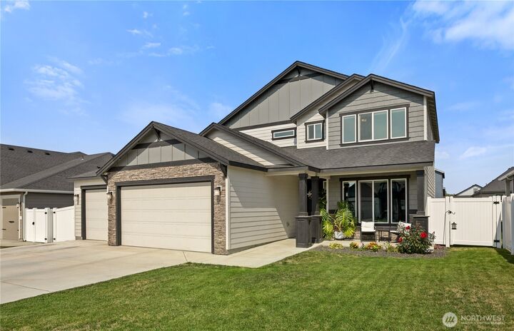 Property Photo:  4716 W Junco Street  WA 98837 