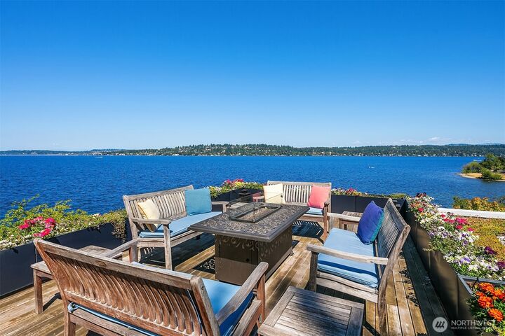 Property Photo:  3903  48th Avenue S  WA 98118 