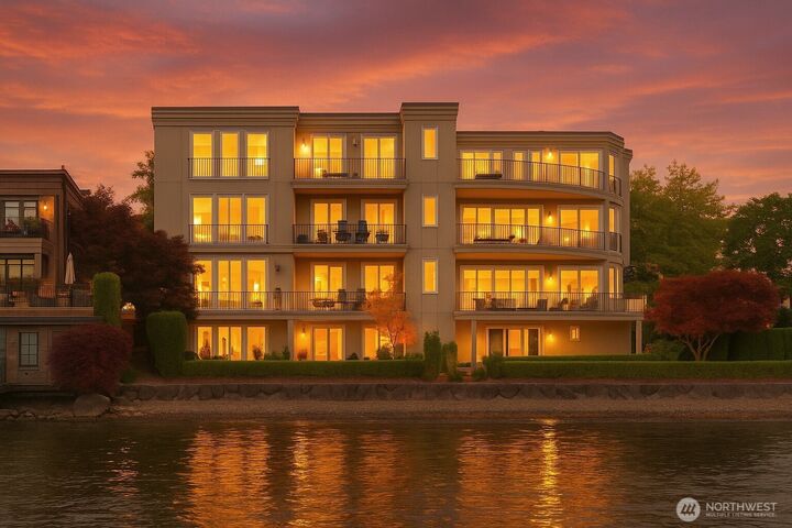 115  Lake Avenue W 102  Kirkland WA 98033 photo