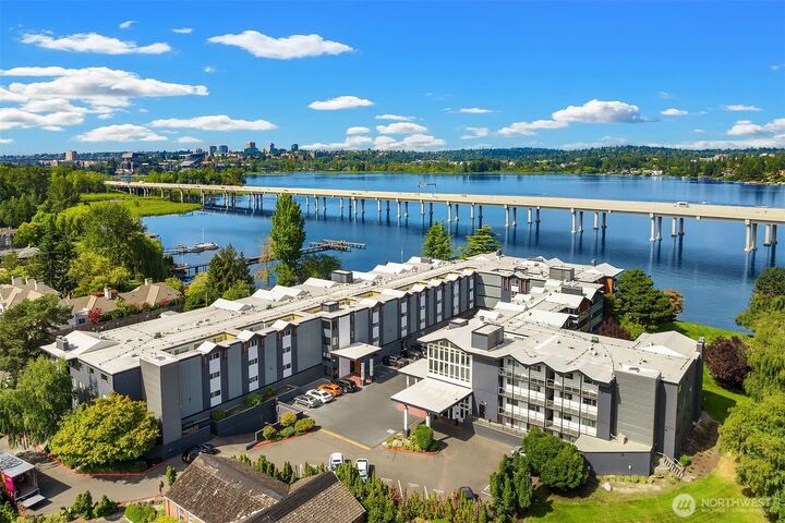 Property Photo: 2501 Canterbury Lane E 316 WA 98112