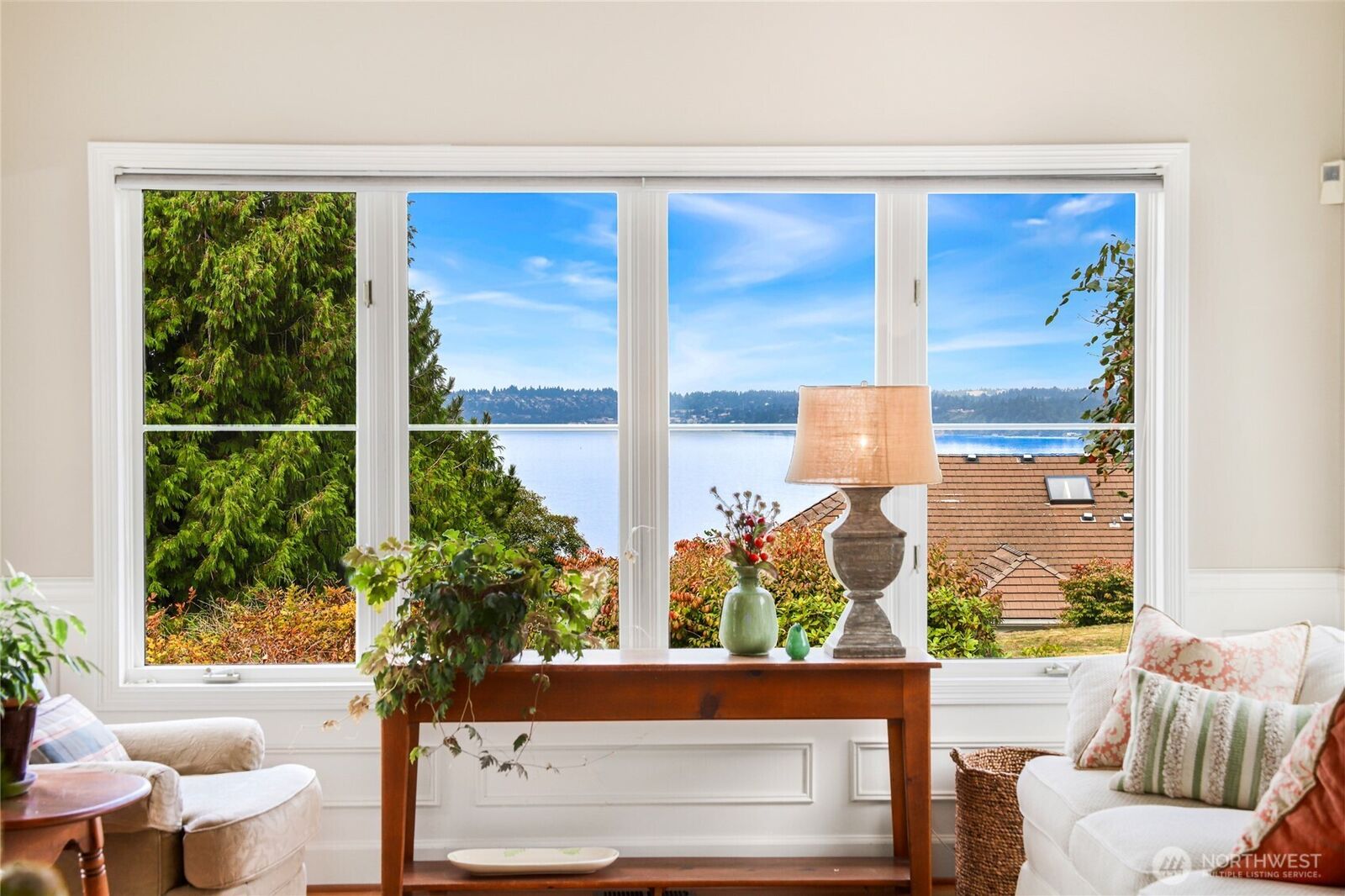 Property Photo:  621 SW 295th Place  WA 98023 