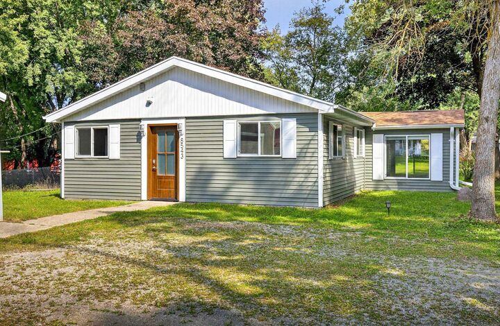 Property Photo:  8543 Oak Lane  WI 54947 