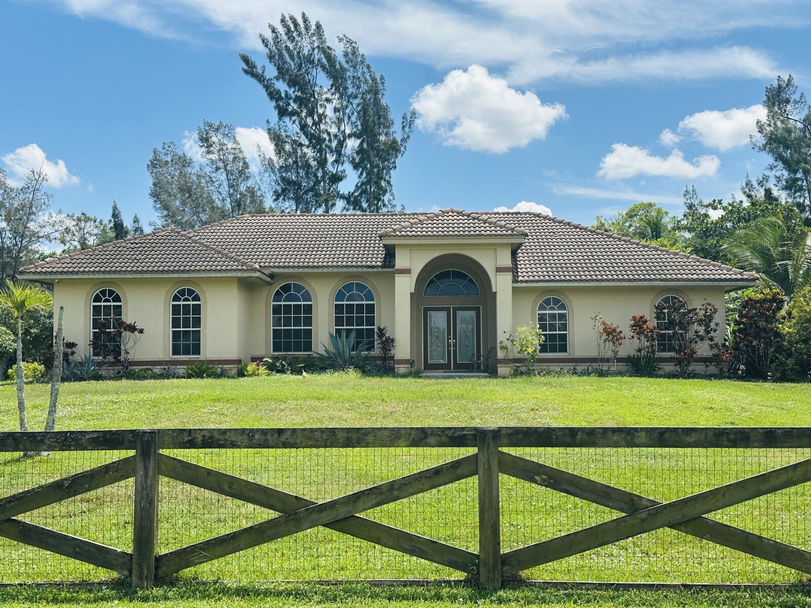 Property Photo: 13638 88th Place N FL 33412