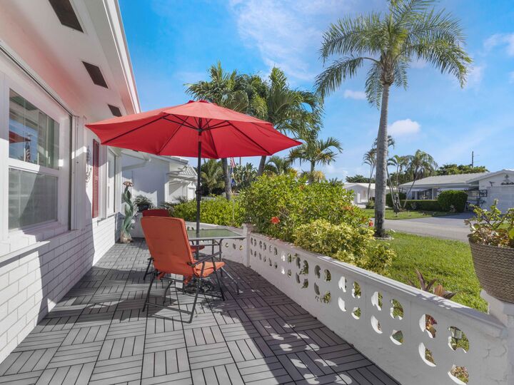 Property Photo:  1509 SW 21st Street  FL 33426 