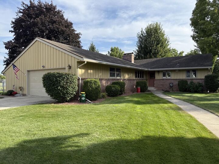 Property Photo: 1622 Ruger Avenue WI 53546