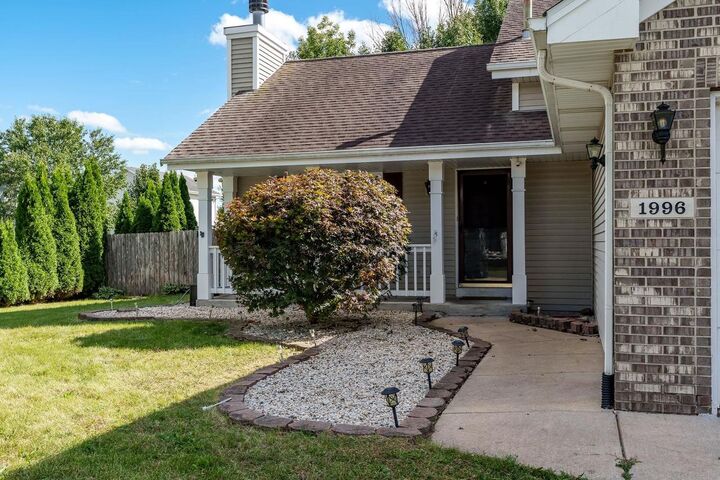 Property Photo: 1996 Broadmoor Drive IL 61072