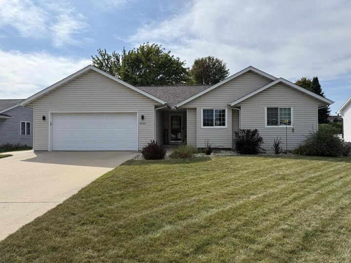 2341 Pine View Lane  Janesville WI 53546 photo