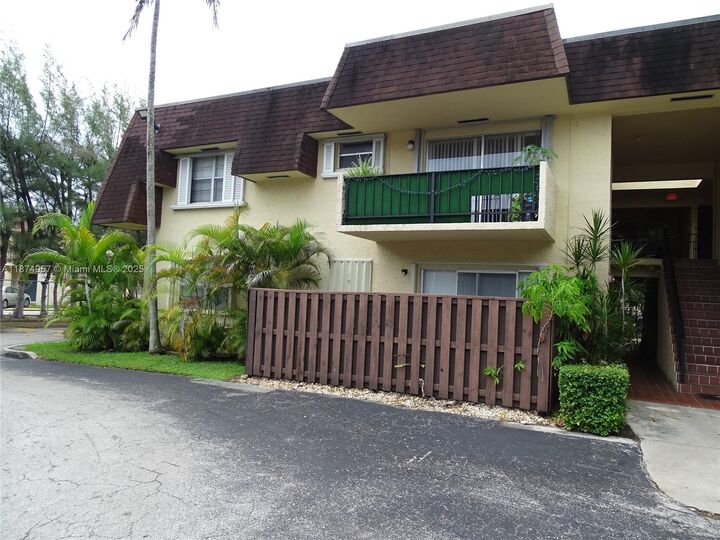13730 SW 90th Ave 16-8  Miami FL 33176 photo