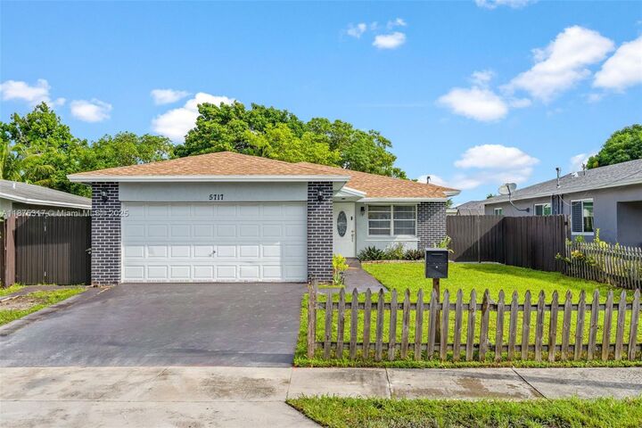 5717 Mayo St  Hollywood FL 33023 photo