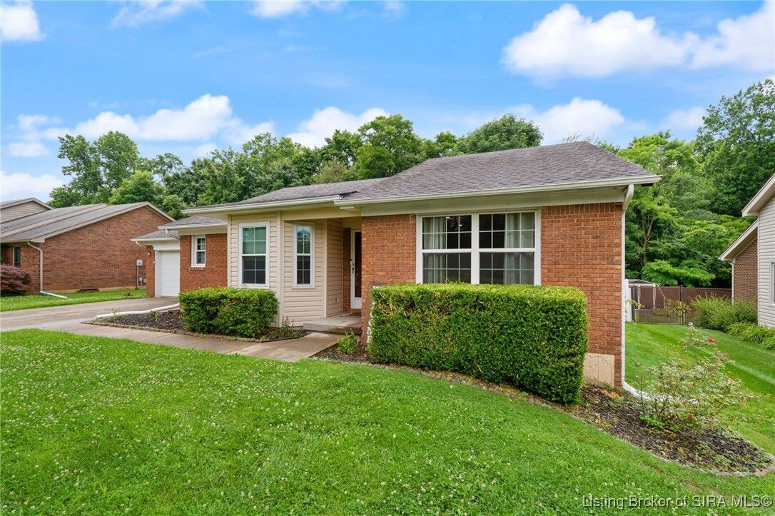 Property Photo:  4621 Shady View Drive  IN 47119 