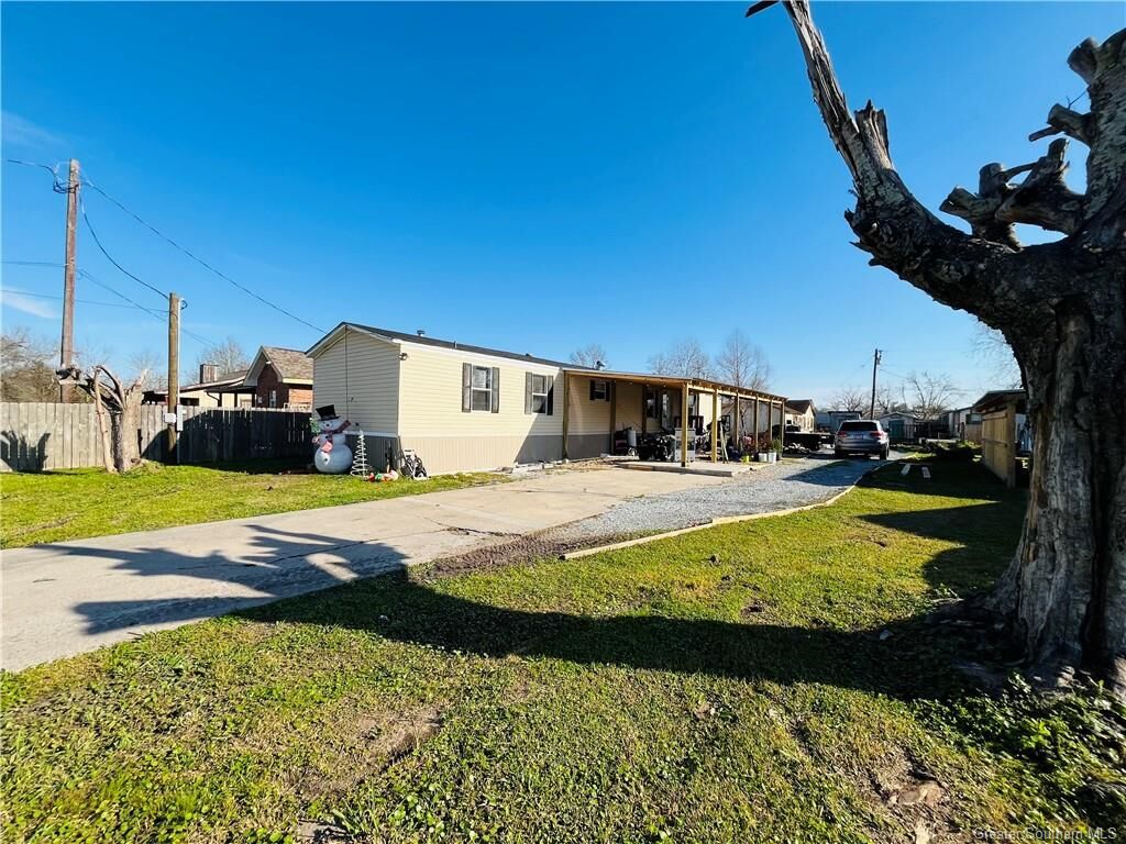 Property Photo: 5528 Thelma Lane LA 70615