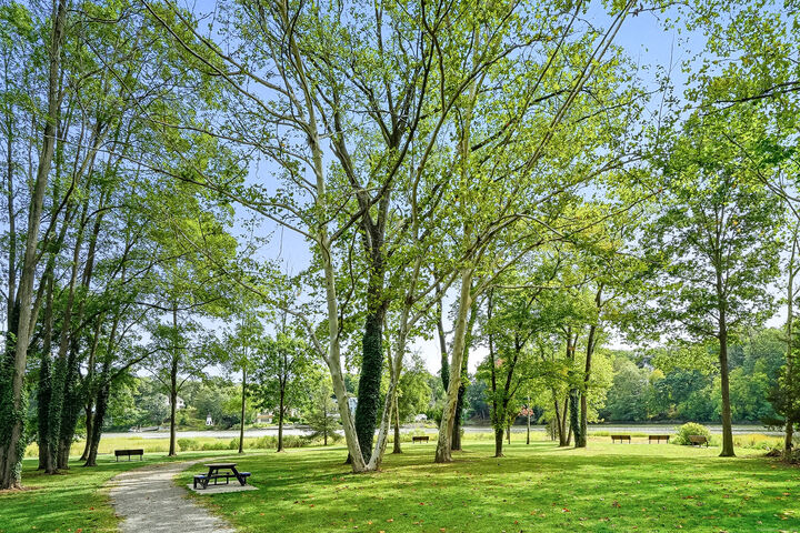 Property Photo:  124 Riverside Avenue Apt 2  CT 06880 