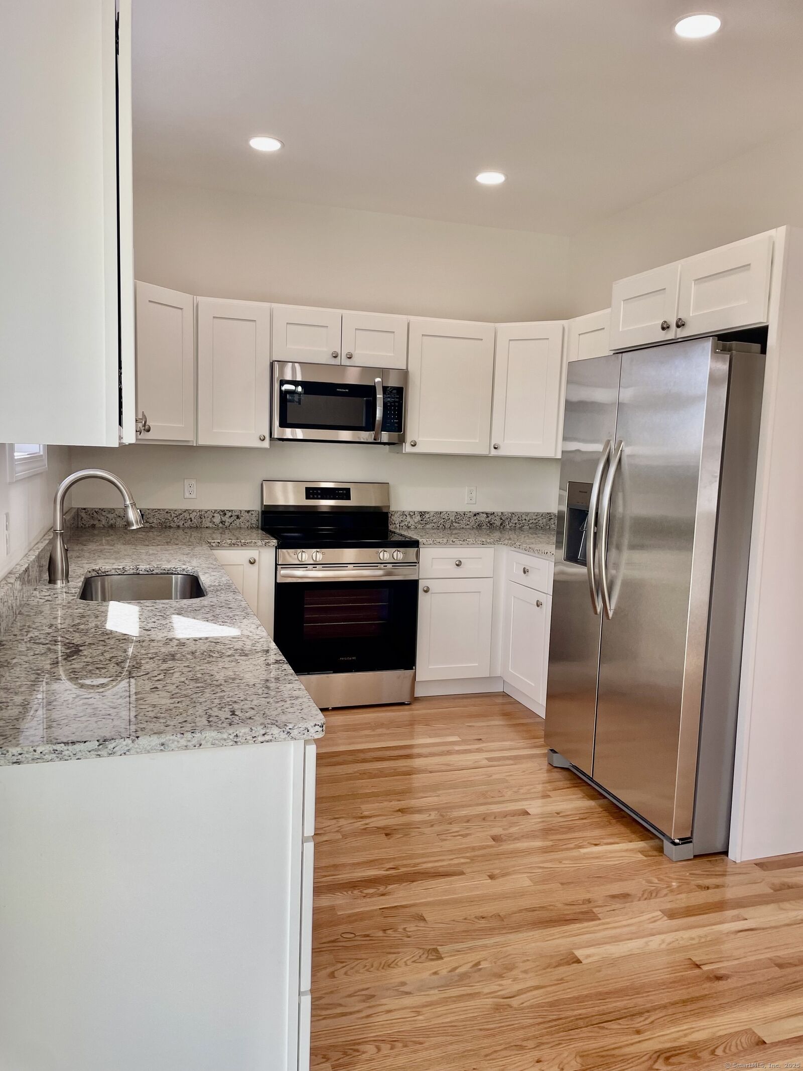 Property Photo:  455R Sherman Avenue 28  CT 06518 