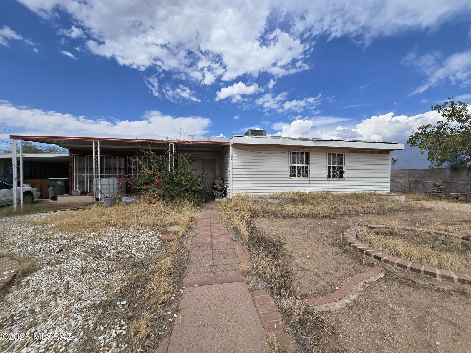 Property Photo: 503 E Waverly Street AZ 85705