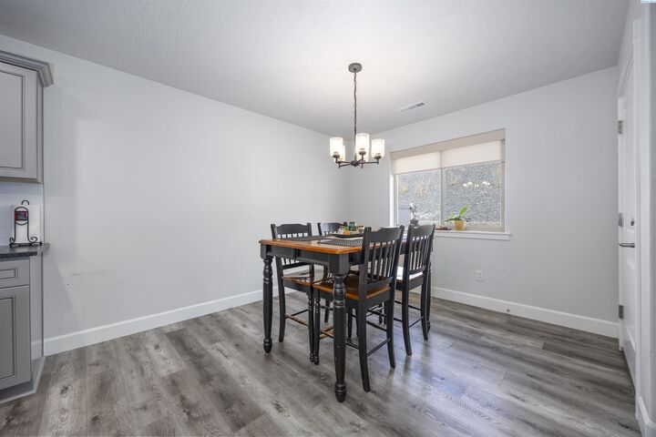 6020 W 32nd Ct  Kennewick WA 99338 photo