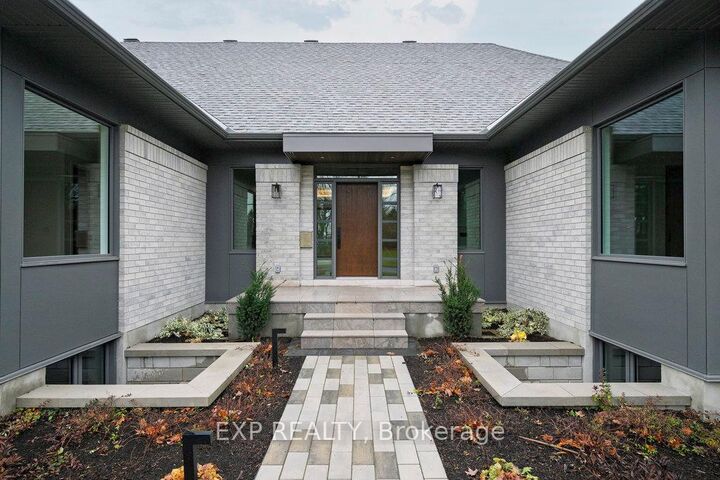 Property Photo:  26 Clovelly Road W  ON K1J 6M2 