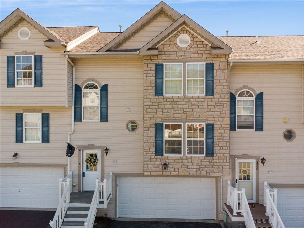 Property Photo:  227 Manor View Dr  PA 15665 
