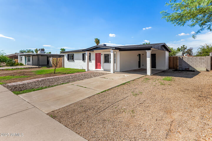 Property Photo:  2216 W Villa Maria Drive  AZ 85023 