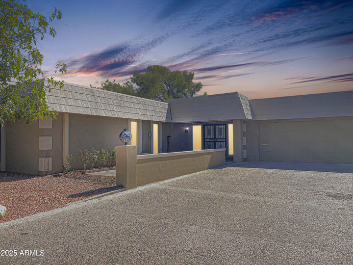 15825 N 110th Avenue  Sun City AZ 85351 photo