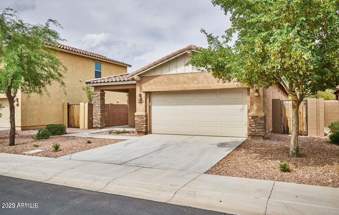 Property Photo: 836 E Harrison Street AZ 85225
