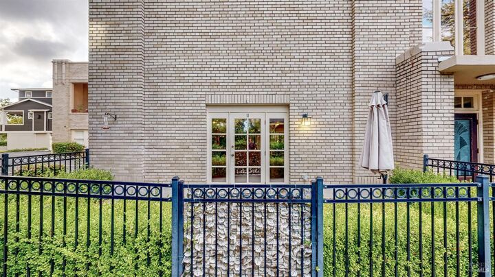 Property Photo:  331 Keller Street 11  CA 94952 
