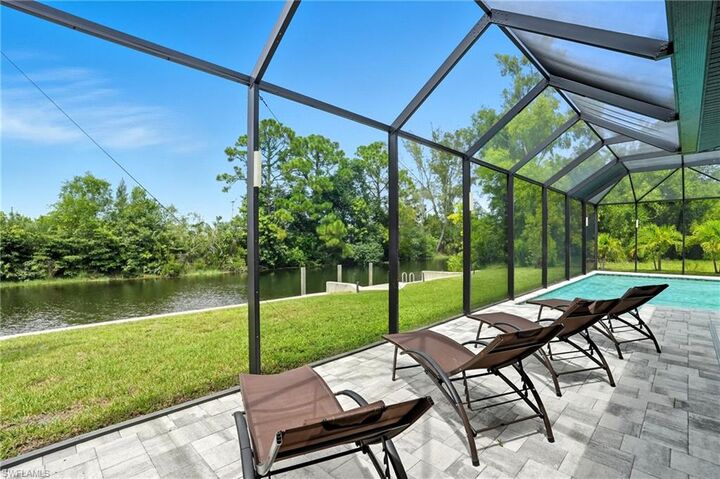 Property Photo:  1418 SW 1st Pl  FL 33991 