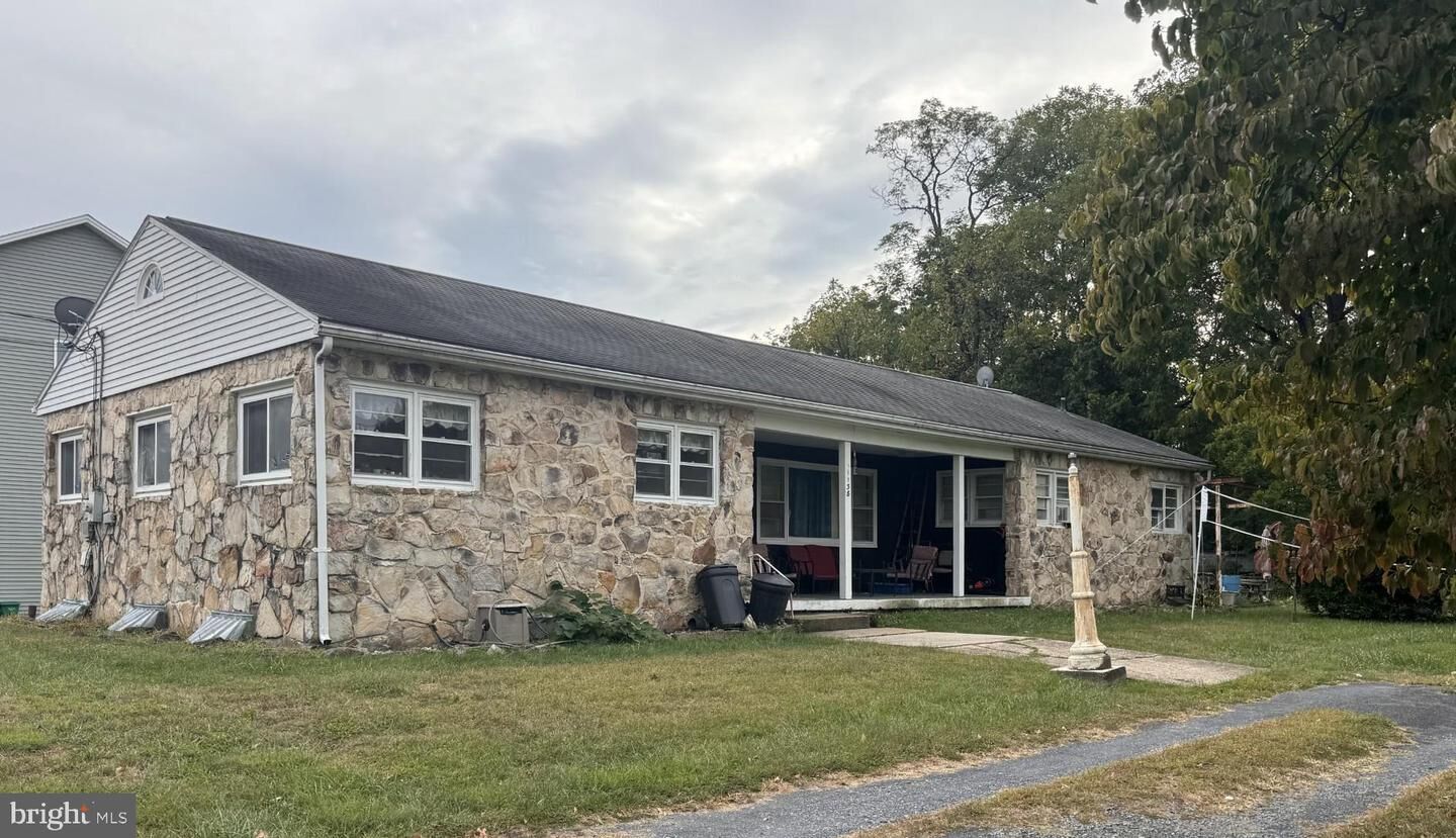 Property Photo:  1138 Franklin Street  PA 17013 
