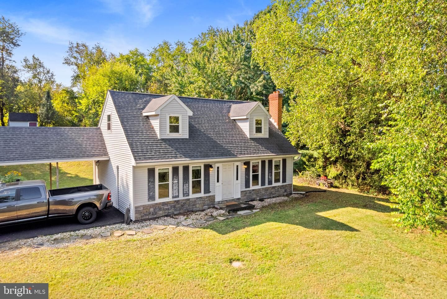 Property Photo: 1469 S Mountain Road PA 17019
